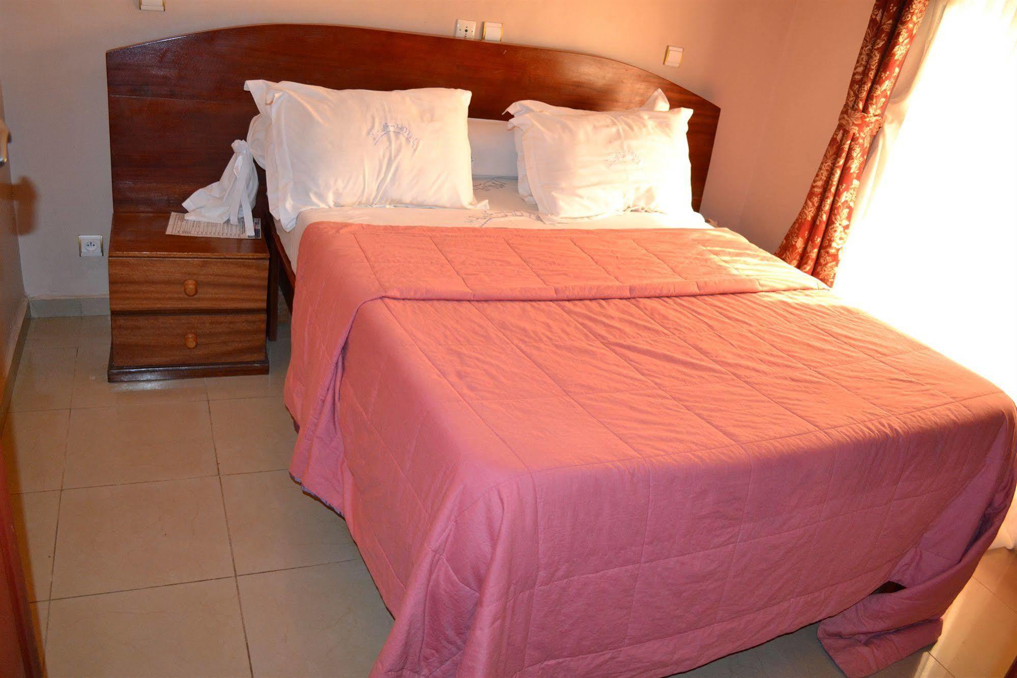 Mawa Hotel Bamenda Exteriör bild